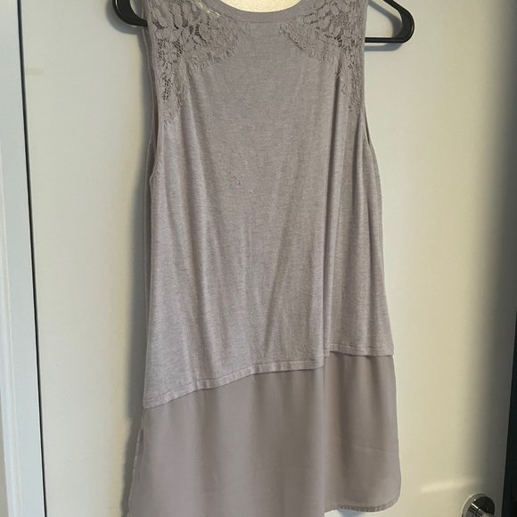 Sleeveless Purple/ Lavender Top / Sheer bottom Medium - Picture 2 of 9